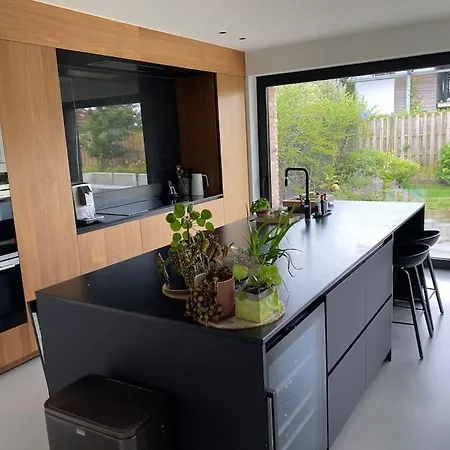 Villa Modern Spatious House Near Bruges